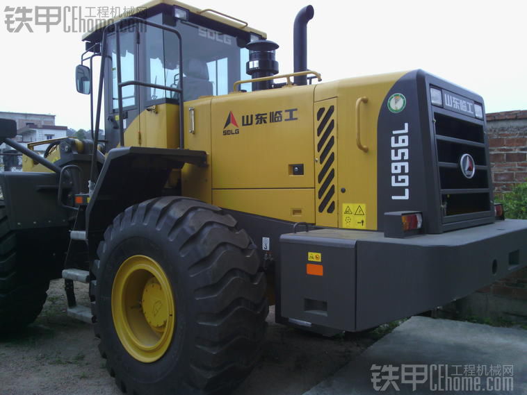 山东临工lg956l装载机图片
